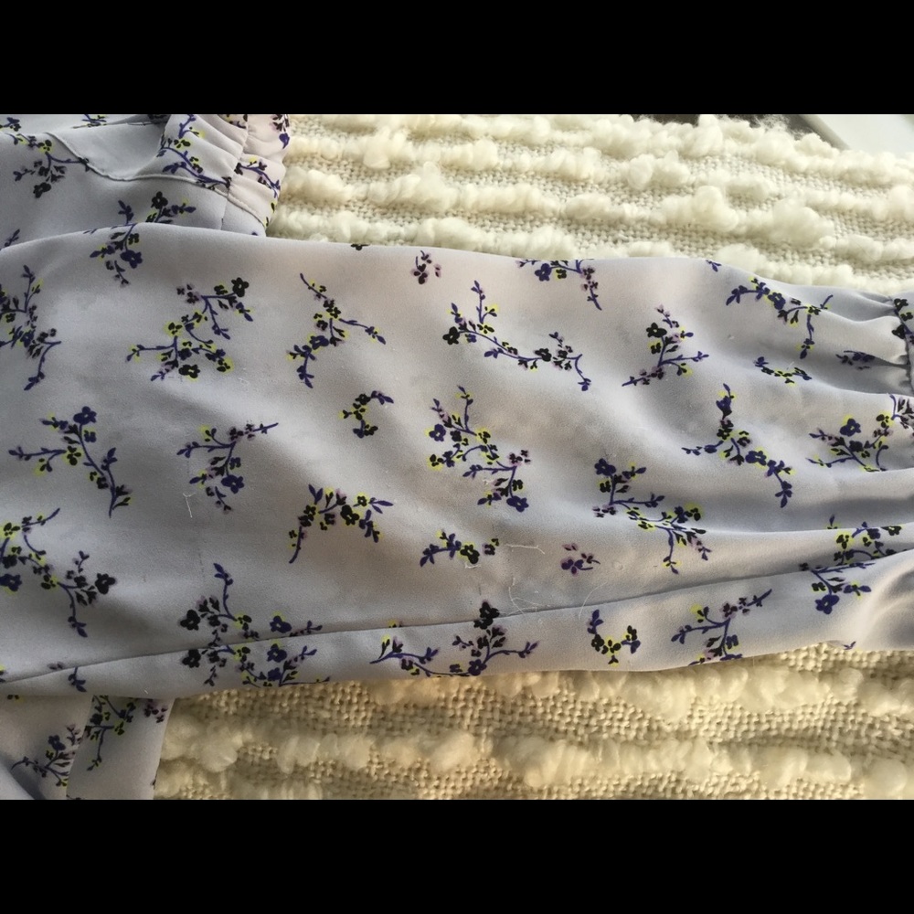 Ann Taylor front tie blouse size S - Picture 4 of 4